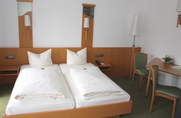 Hotel Bitburger Hof Bagian luar foto