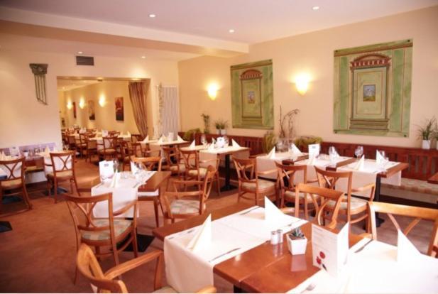 Hotel Bitburger Hof Bagian luar foto